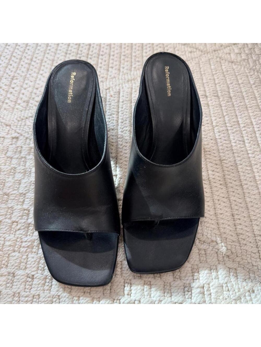 Reformation Lou Lou Block Heel Mule in Black - Picture 3 of 8